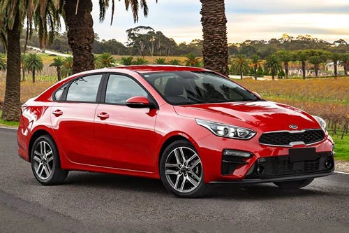 Kia Cerato giữ vững ngôi đầu tại phân khúc xe hạng C