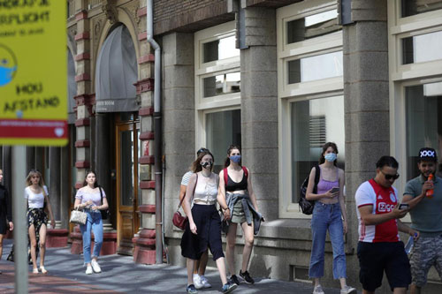 Phụ nữ có khả năng miễn dịch với SARS-CoV-2 mạnh hơn nam giới?