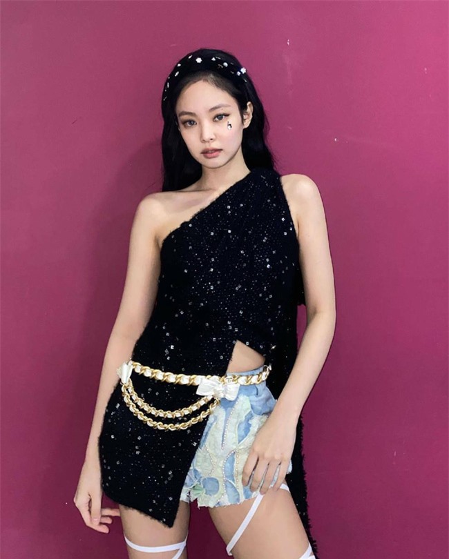 10 'bộ cánh' giúp Jennie (BLACKPINK) trở thành biểu tượng thời trang xứ Hàn  - Tạp chí Doanh nghiệp Việt Nam