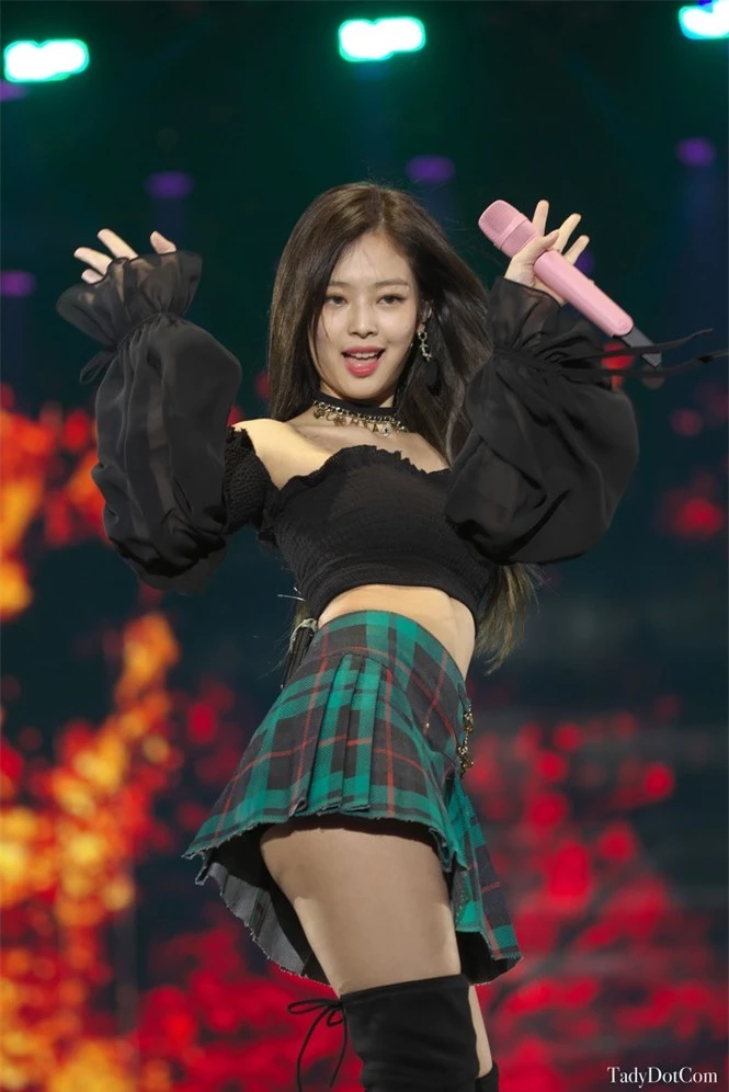 10 bộ cánh giúp Jennie (BLACKPINK) trở thành biểu tượng thời trang xứ Hàn - Ảnh 7