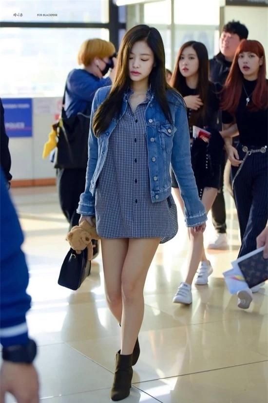 10 bộ cánh giúp Jennie (BLACKPINK) trở thành biểu tượng thời trang xứ Hàn - Ảnh 9