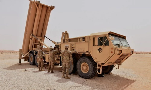 Xe mang phóng tự hành của Tổ hợp phòng thủ khu vực tầm cao giai đoạn cuối (THAAD). Ảnh: Defence Blog.