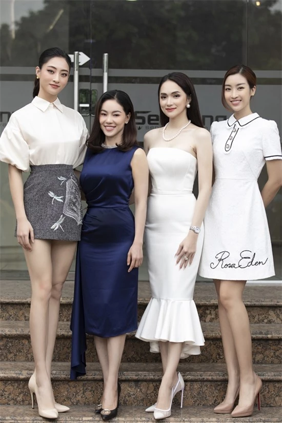 Chương trình sẽ lên sóng lúc 20h trên fanpage Hoa hậu Việt Nam, YouTube Sen Vàng TV.