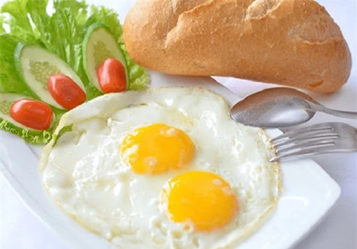 Bánh mì trứng tốt cho bữa sáng của bé