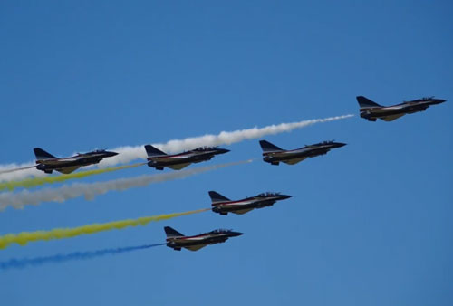 Quân đội Nga trình diễn hàng loạt khí tài hiện đại tại Diễn đàn Army-2020