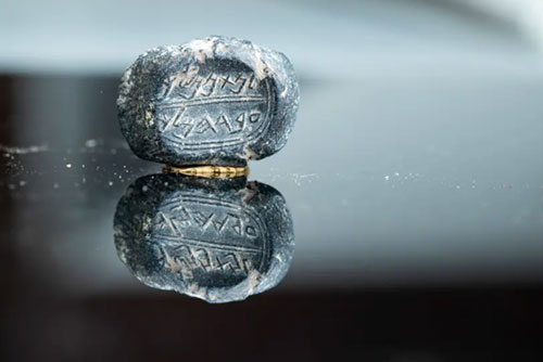 Bộ dấu bằng đá 2.600 năm tuổi khắc tên Kinh thánh được phát hiện tại Israel