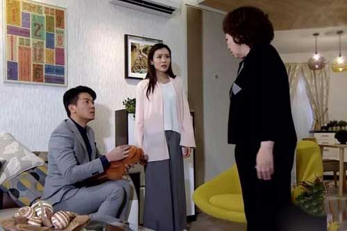 Mẹ chồng suốt ngày khen con trai, "bơ đẹp" con dâu nhưng đến khi có tờ giấy đỏ chói gửi về nhà, bà ngượng ngùng bẽ mặt