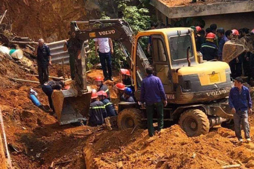 Sập công trình ở Phú Thọ, nhiều người bị vùi lấp