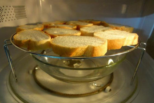 7 thực phẩm không nên quay trong lò vi sóng