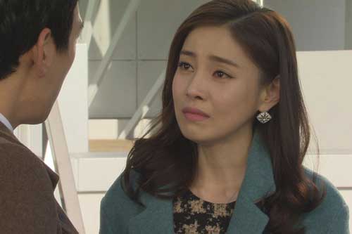 Ngày ly hôn, vợ dúi vào tay chồng một mẩu giấy, vừa đọc xong anh vội vàng đuổi theo tha thiết muốn nối lại tình xưa