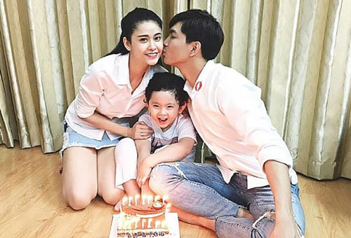 Tim đăng ảnh cũ bên Trương Quỳnh Anh