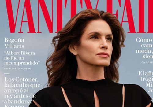 Siêu mẫu Cindy Crawford đẹp mặn mà trên trang bìa tạp chí