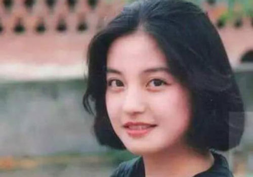 Triệu Vy "gây sốt" cư dân mạng với nhan sắc thời đại học "đẹp như tranh vẽ"