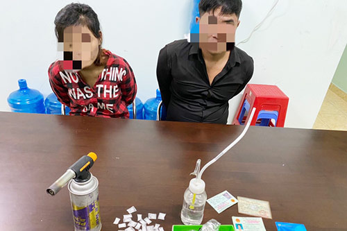 Đồng Nai: Tạm giữ 2 đối tượng tàng trữ ma túy