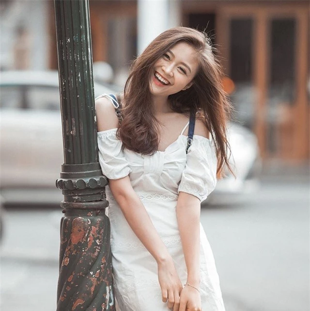 Hot girl Ngoại thương chuẩn “con nhà người ta”: Xinh đẹp, lại học giỏi - 4