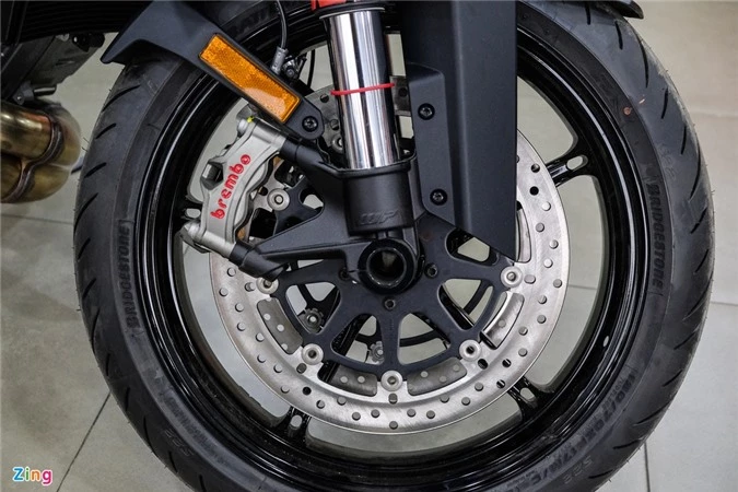 Chi tiet KTM 1290 Super Duke R anh 11