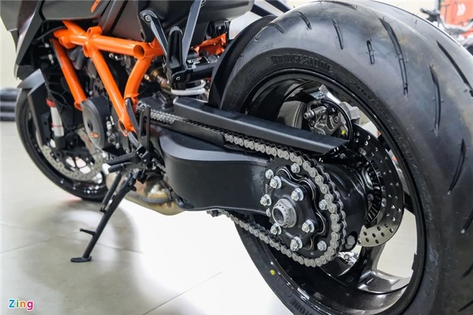 Chi tiet KTM 1290 Super Duke R anh 8