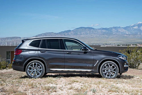 BMW X3.