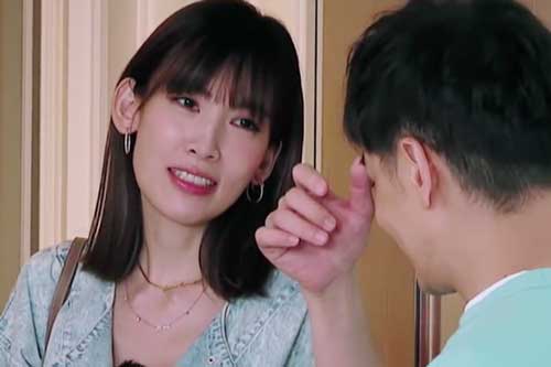 Thấy chị dâu vào khách sạn với một người đàn ông lạ mặt, tôi lao vào “vạch mặt” chị để rồi sau đó bị chính anh trai đuổi ra khỏi nhà