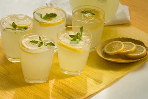 Tác dụng tuyệt vời mà bạn chưa biết khi uống một cốc nước chanh đều đặn mỗi sáng