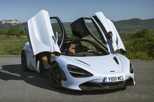 =3. McLaren 720S 2020 (thời gian tăng tốc từ 0-100 km/h: 2,7 giây).