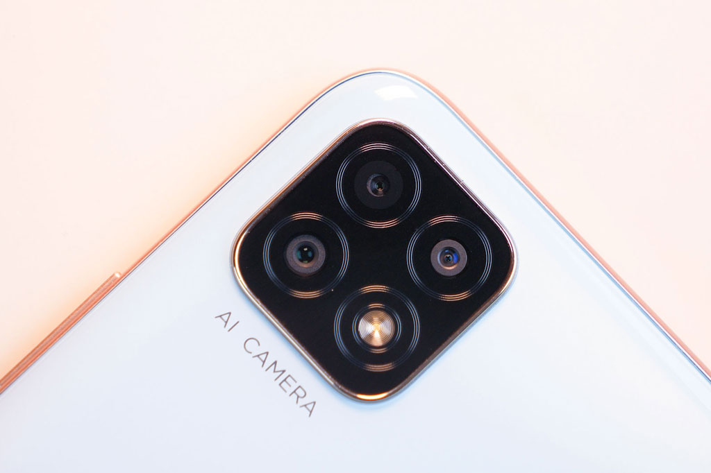 Smartphone 5G, RAM 6 GB, 3 camera sau, pin 5.000 mAh, giá hơn 6 triệu