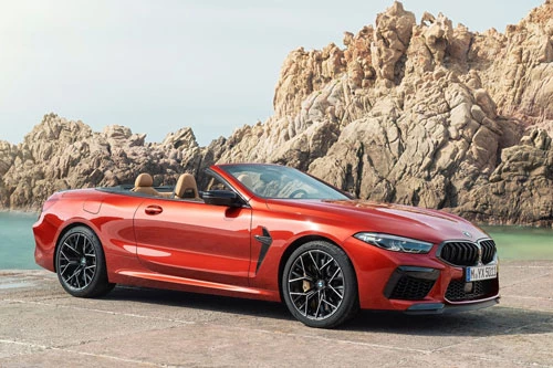 4. BMW M8 Convertible 2020 (giá khởi điểm: 142.500 USD).