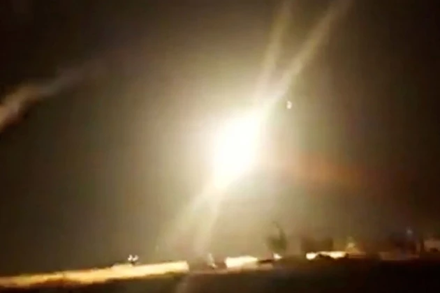 Căn cứ không quân T4 đã bị tập kích bằng tên lửa. Ảnh: Al Masdar News.