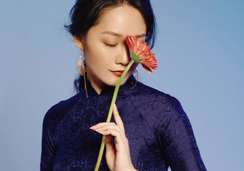 Nhan sắc mộc của BTV Thời sự Thu Hà