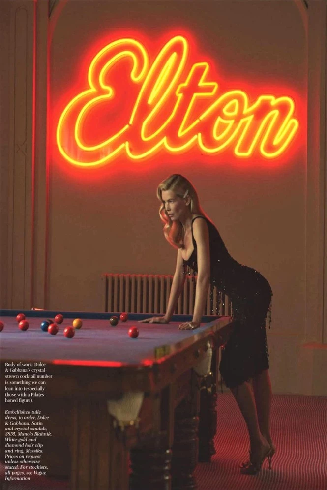 Đường cong tuổi 50 của siêu mẫu huyền thoại Claudia Schiffer - ảnh 4