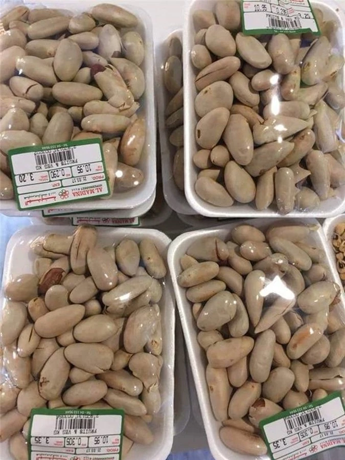 Ở Nhật Bản, hạt mít được đóng gói trong bao bì cẩn thận, được bày bán khá nhiều tại siêu thị và có giá khá đắt, 200.000 đồng/kg