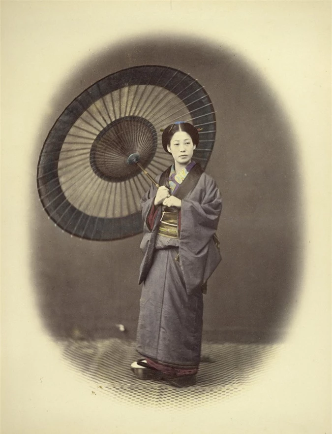 Loạt ảnh cũ phản ánh nét đẹp thanh tao, sự dịu dàng và phóng khoáng của người phụ nữ Nhật Bản hơn 150 năm trước - Ảnh 1.