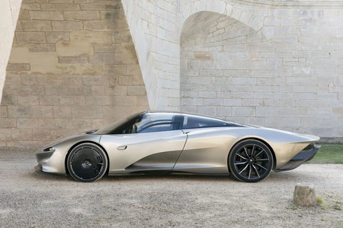 McLaren Speedtail 2021.