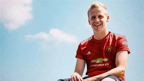 Van de Beek hé lộ người quen duy nhất tại M.U