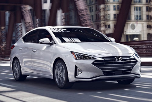 5 xe sedan hạng C ngốn nhiên liệu nhất tại Việt Nam: Gọi tên Toyota Corolla Altis