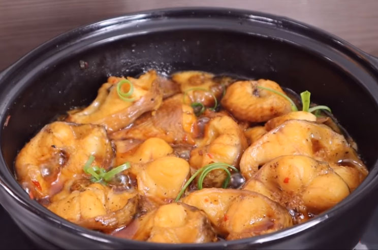 Hướng dẫn làm món cá lóc kho tộ thơm ngon, đậm đà ai cũng thích mê