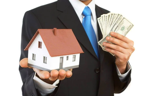 Nhiều chuyên gia cho rằng chỉ nên sử dụng đòn bẩy tài chính nếu bất động sản đó thu được từ cho thuê hoặc có lời, trả được tiền lãi ngân hàng.