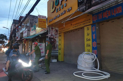 TP.HCM: Đâm nữ nhân viên cửa hàng quần áo trẻ em để cướp tiền, vàng