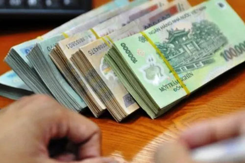 Tiền lương hàng tháng bị trừ những khoản bắt buộc nào?