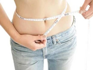 Toàn bộ mỡ thừa dễ biến mất sau 10 ngày khi dành 5 phút làm điều này vào buổi trưa