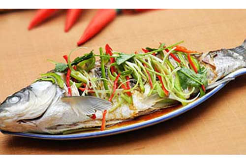 Cuối tuần mẹ làm món cá chép hấp bia "đánh thức vị giác", cả nhà ai cũng mê tít