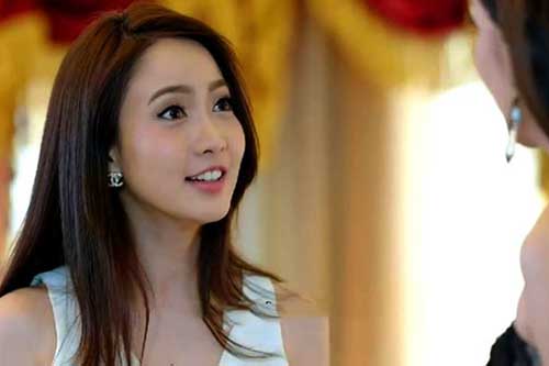 Ngày nào cũng mang đồ ăn sang biếu, cô hàng xóm không ngờ bị chị vợ vạch sự giả dối nhờ bát canh xương