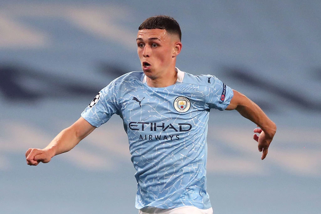 Tiền vệ: Phil Foden.