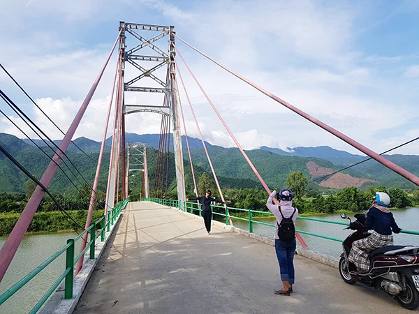 Cầu Phò Nam bắc qua sông Cu Đê trên địa bàn xã Hòa Bắc (huyện Hòa Vang, Đà Nẵng)