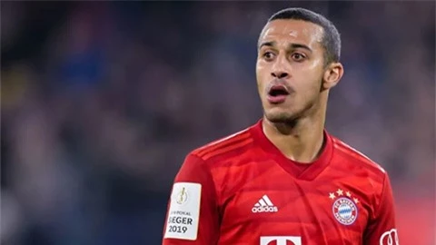 Thiago Alcantara làm nản lòng Liverpool và M.U bằng tuyên bố ngắn gọn