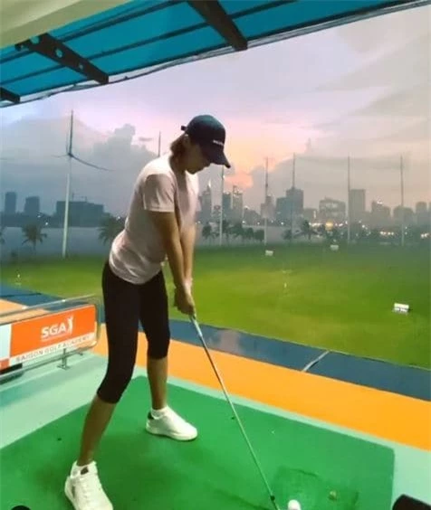 trang phục đánh golf 0