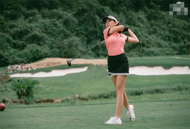 trang phục đánh golf 0