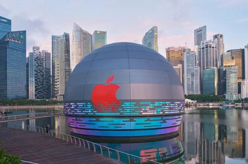 Apple Marina Bay Sands, cửa hàng Apple đầu tiên nằm trên mặt nước sẽ sớm mở cửa đón khách hàng tại Singapore. Nguồn ảnh: Apple