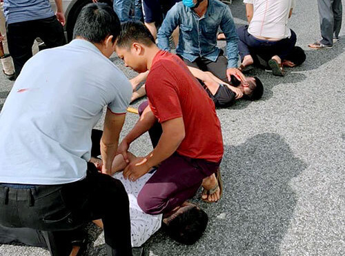 Cận cảnh cảnh sát bao vây quốc lộ, nổ súng bắt nhóm người vận chuyển ma túy