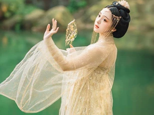 Phi tần số khổ vì mang thai lâu chưa lâm bồn, bị thái giám hãm hại chết thê thảm